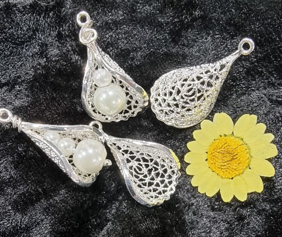 28x15x7.5MM BRASS FILIGREE FLOWER/LEAF  - SILVER