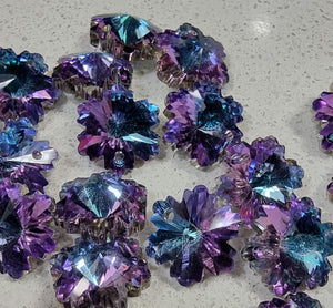 SNOWFLAKES - 14X12.5X7.6MM FACETED K9 GLASS CRYSTAL - LIGHT AMETHYST
