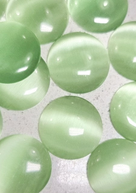 CABOCHON - 18MM CAT'S EYE  - ROUND - PALE GREEN