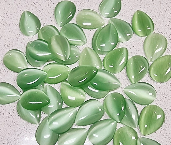 CABOCHON - TEARDROP - 18 X 13 X 5MM CATS EYE -LIGHT GREEN