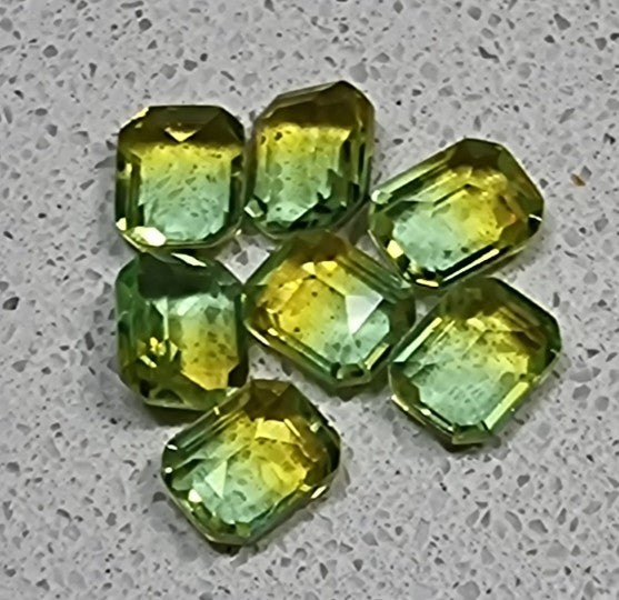 CABOCHON & PENDANTS - 10X8X4.2MM K9 GLASS RHINESTONE - GREEN/YELLOW