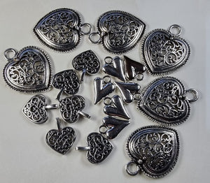 CHARMS - HEARTS - 12 - 25MM ANTIQUE SILVER COLOUR