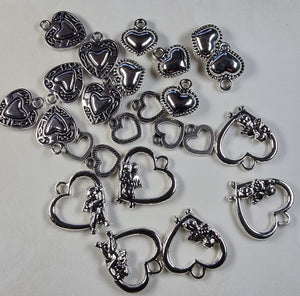 CHARMS - HEARTS - 10 - 18MM ANTIQUE SILVER COLOUR