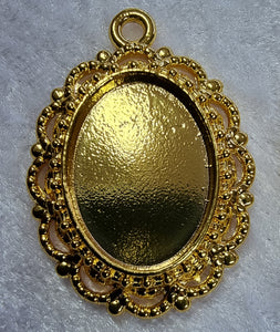 BEZEL - 32 X 23MM OVAL BEZEL - GOLDEN COLOUR