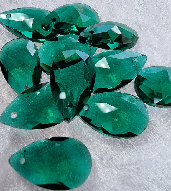 TEARDROPS - 22 X 13MM FACETED GLASS - EMERALD