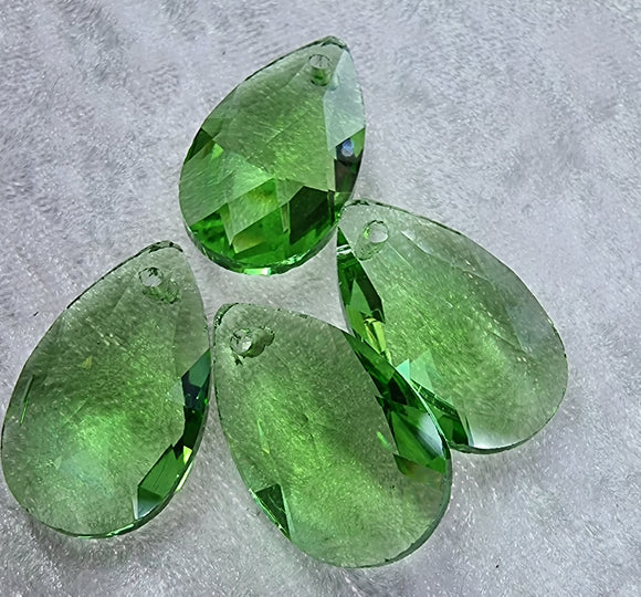 TEARDROPS - 22 X 13MM FACETED GLASS - LIGHT GREEN