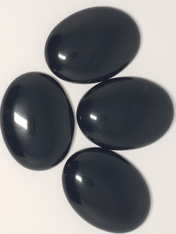 CABOCHONS 40 X 30 X 8MM OVAL NATURAL BLACK AGATE