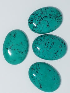 CABOCHONS 30 X 22 X 7MM OVAL NATURAL SINKIANG TURQUOISE