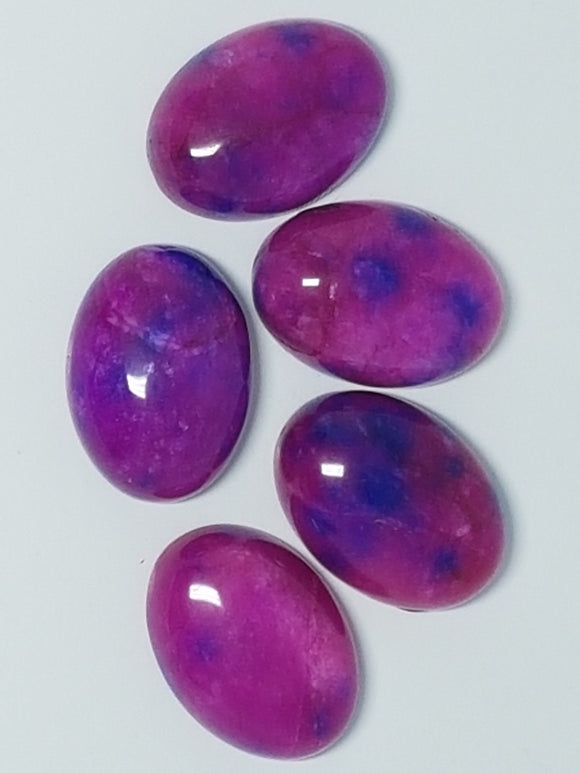 CABOCHONS 25 X 18MM OVAL NATURAL WHITE JADE DYED