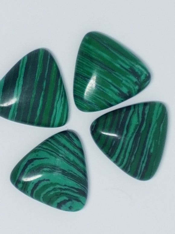 CABOCHONS 25 X 25MM TRIANGLE - SYNTHETIC MALACHITE
