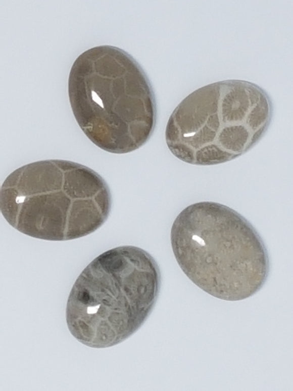 CABOCHONS 18 X 13MM OVAL NATURAL CHRYSANTHEMUM STONE