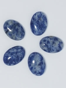 CABOCHONS 18 X 13MM OVAL NATURAL BLUE SPOT STONE