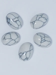 CABOCHONS 16x12MM OVAL NATURAL HOWLITE