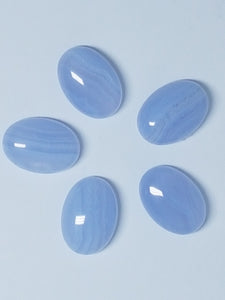 CABOCHONS 14X10MM OVAL NATURAL BLUE LACE AGATE