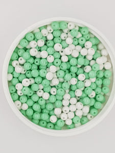 4MM GLASS ROUND BEADS - 20 BEADS PER PACKET - GREEN/WHITE MIX