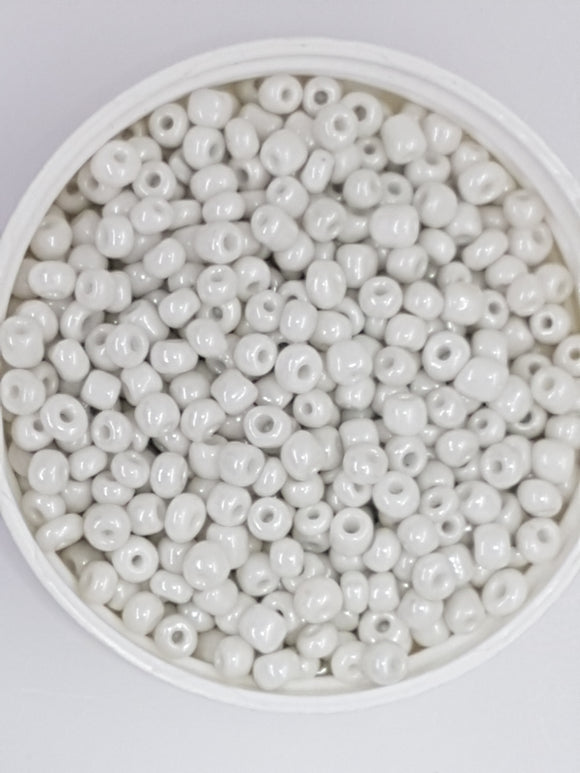 6/0 CHINESE ROUND SEED BEADS - OPAQUE - LUSTERED WHITE