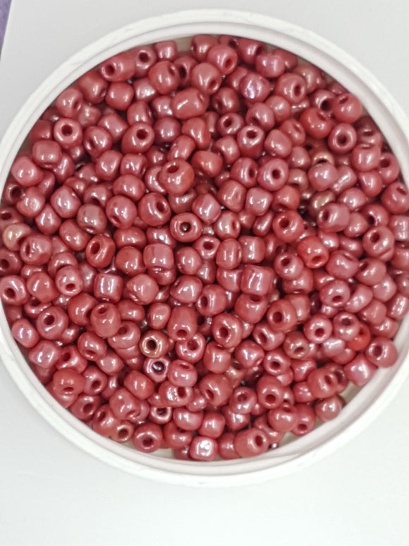 6/0 CHINESE ROUND SEED BEADS - OPAQUE - LUSTERED CRIMSON