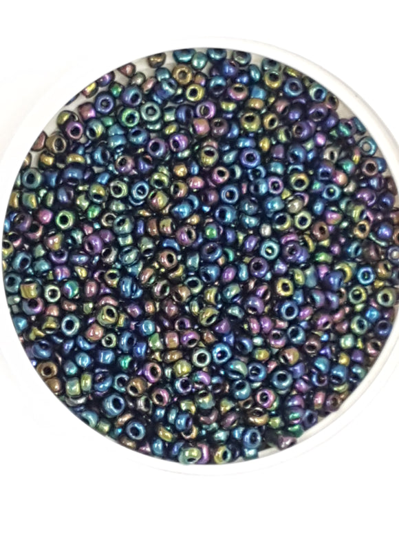 8/0 CHINESE GLASS SEED BEADS - OPAQUE - GREEN RAINBOW