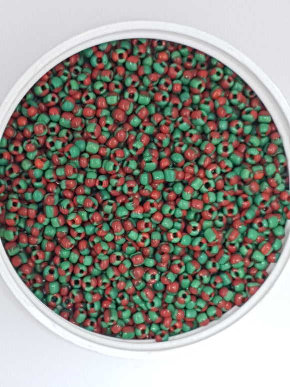 8/0 CHINESE GLASS SEED BEADS - OPAQUE - GREEN/RED