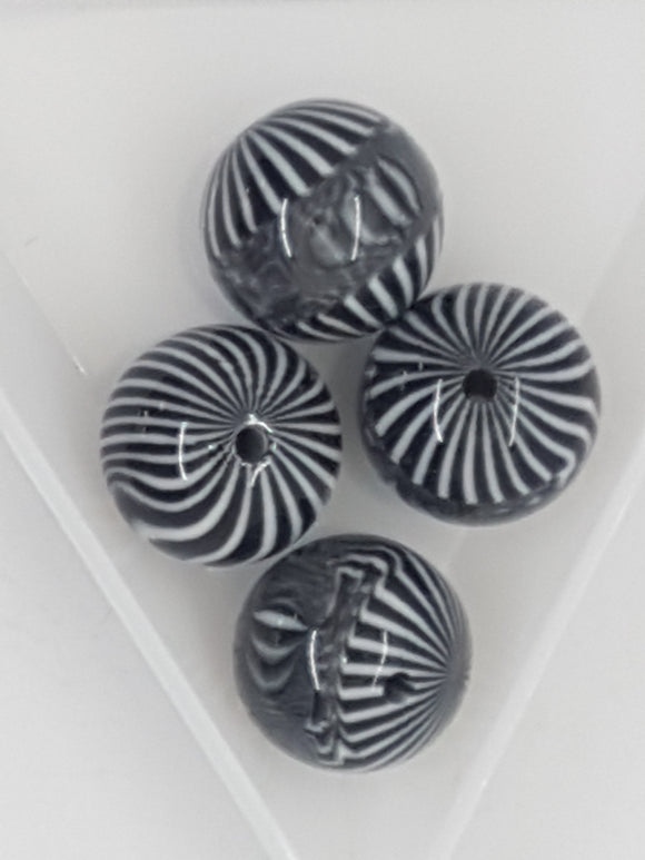 12MM H/MADE LAMPWORK GLASS BEADS - BLK/WHITE