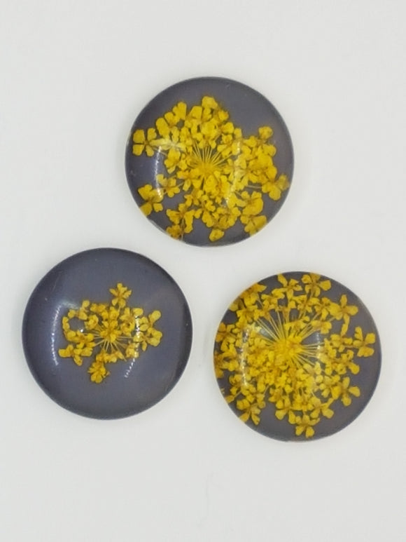 CABOCHON - 20MM GLASS H/MADE HALF DOME WITH DRIED FLOWERS