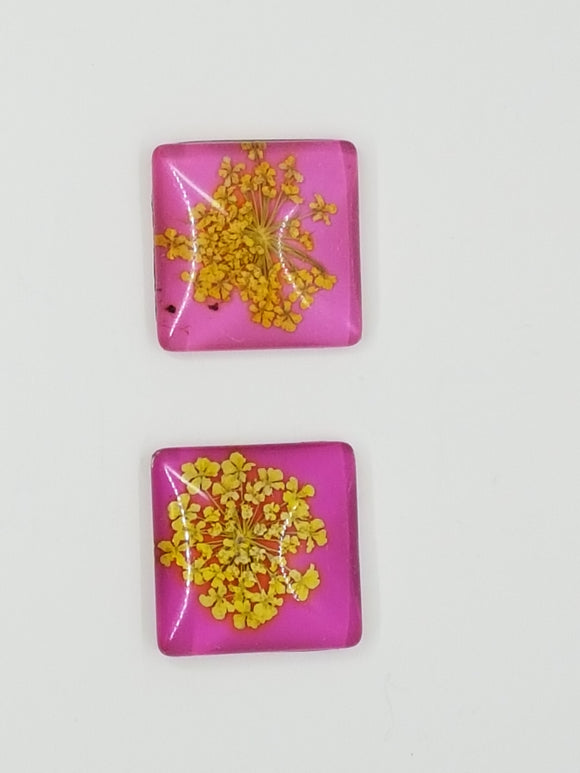 CABOCHON - 20MM GLASS H/MADE SQUARE WITH DRIED FLOWERS