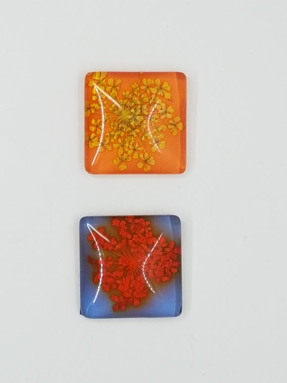 CABOCHON - 20MM GLASS H/MADE SQUARE WITH DRIED FLOWERS