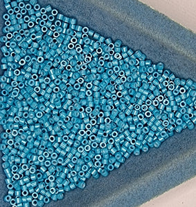 CYLINDER SEED BEADS - 10/0 - 2 X 1.5MM - OPAQUE LUSTER - TURQUOISE