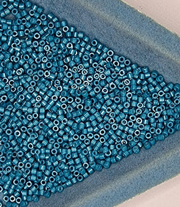 CYLINDER SEED BEADS - 10/0 - 2 X 1.5MM - OPAQUE LUSTER - DARK CYAN