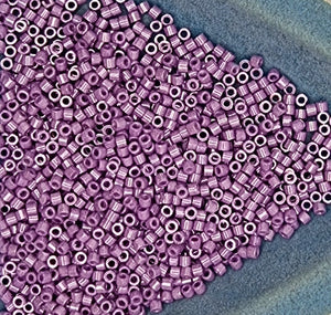 CYLINDER SEED BEADS - 10/0 - 2 X 1.5MM - OPAQUE LUSTER - MED. PURPLE