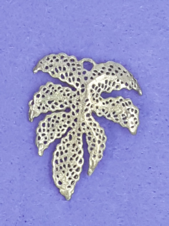 CHARMS - LEAVES - 30 X 25M BRASS - GOLDEN COLOUR