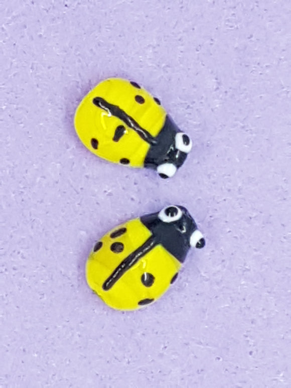 CHARMS - LADY BUG - 15 X 12MM - LAMPWORK - YELLOW COLOUR