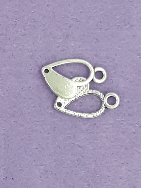 CHARMS - HEARTS - 17 X 11MM ANTIQUE SILVER COLOUR