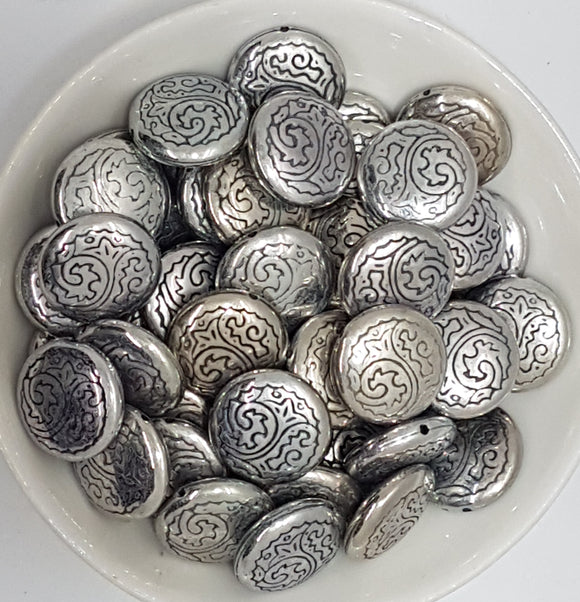 METALISED BEADS - 18MM PATTERNED SILVER COLOUR FLAT ROUND BEADS