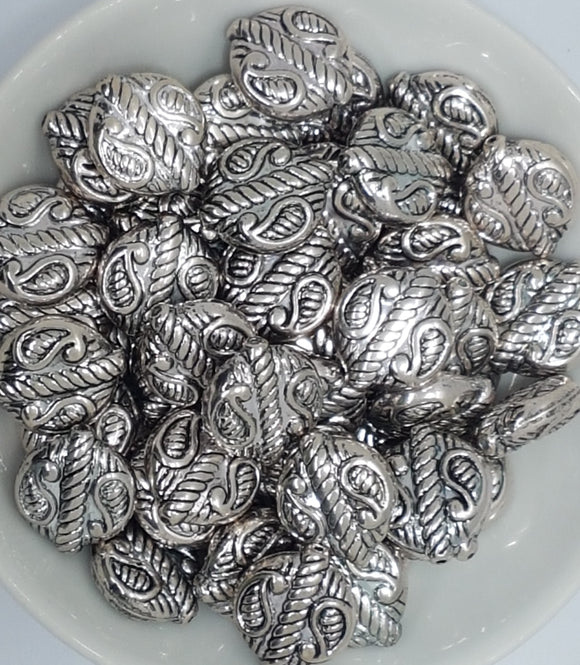 METALISED BEADS - 18MM OVAL SILVER COLOUR BEADS